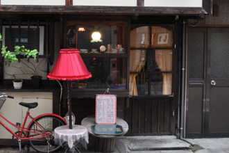 Sự khác biệt giữa văn hóa cafe Nhật Bản và phương Tây?