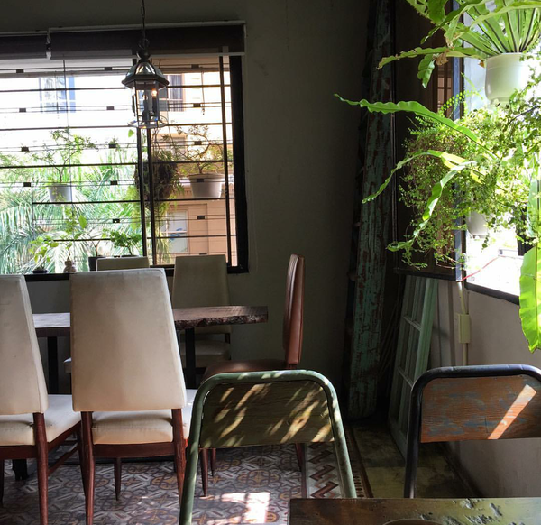 9 quán cafe vintage ở Sài Gòn lát nền gạch hoa. Ảnh 30