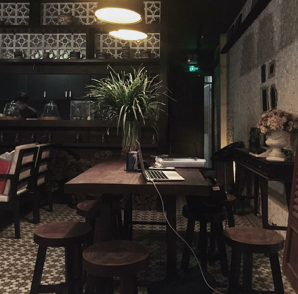 9 quán cafe vintage ở Sài Gòn lát nền gạch hoa. Ảnh 26