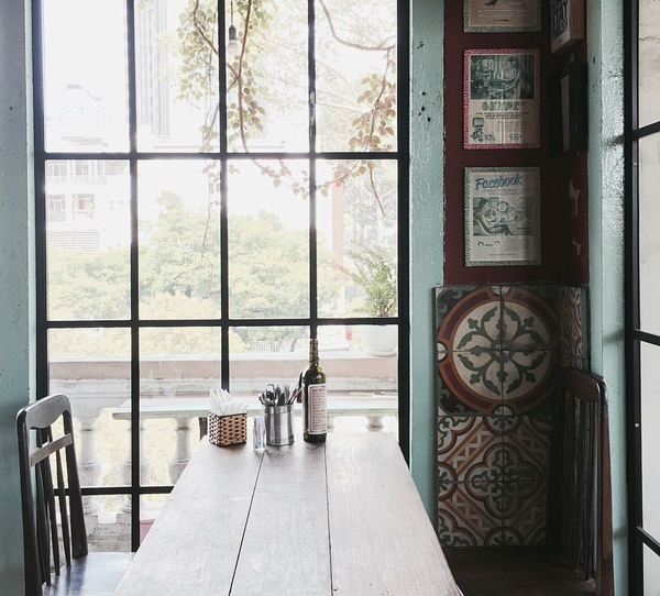 9 quán cafe vintage ở Sài Gòn lát nền gạch hoa. Ảnh 18