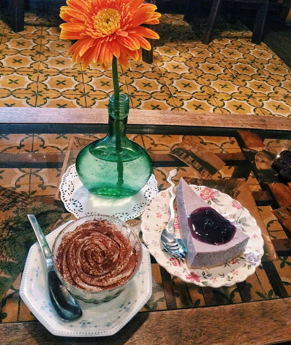9 quán cafe vintage ở Sài Gòn lát nền gạch hoa. Ảnh 1