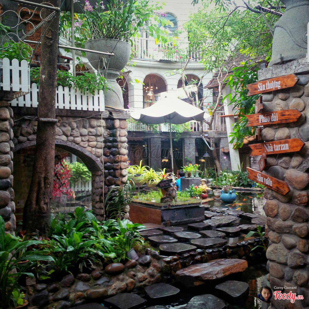 Những quán cafe đẹp ở các quận trung tâm Sài Gòn. Ảnh 34